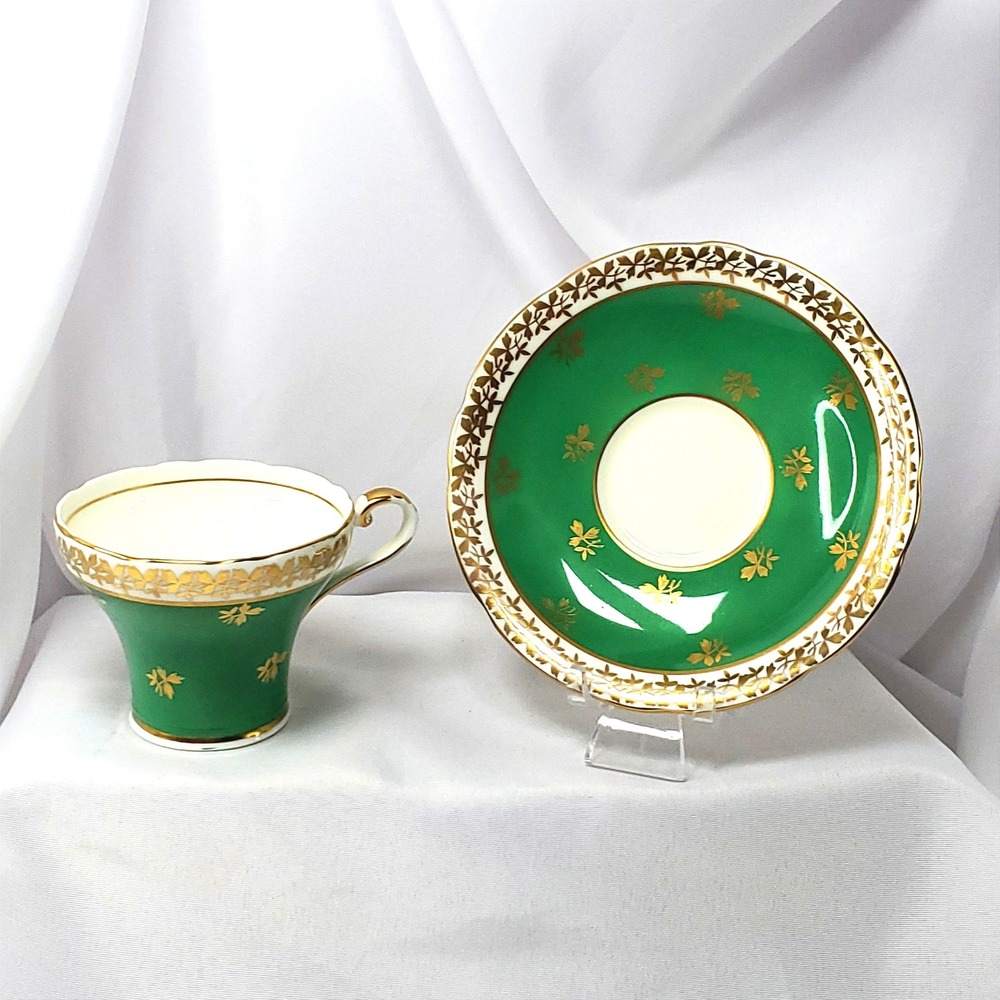 Aynsley Emerald Green Corset Teacup and Saucer Bone China Gold Filigree C880